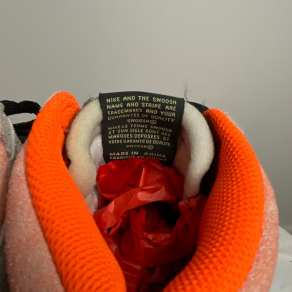 Nike Air Jordan 1 Retro High OG - Picture 5 of 7